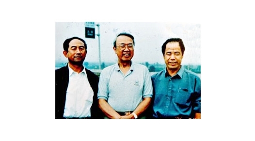 楊金泉、劉俊謙與聯(lián)合國(guó)副秘書(shū)長(zhǎng)的合影